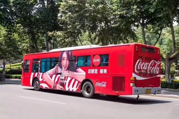 公交车广告