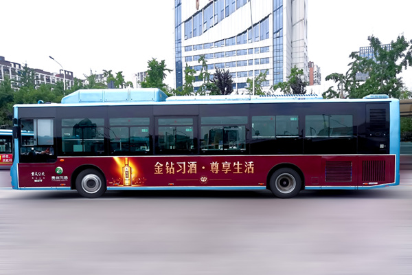 公交车广告