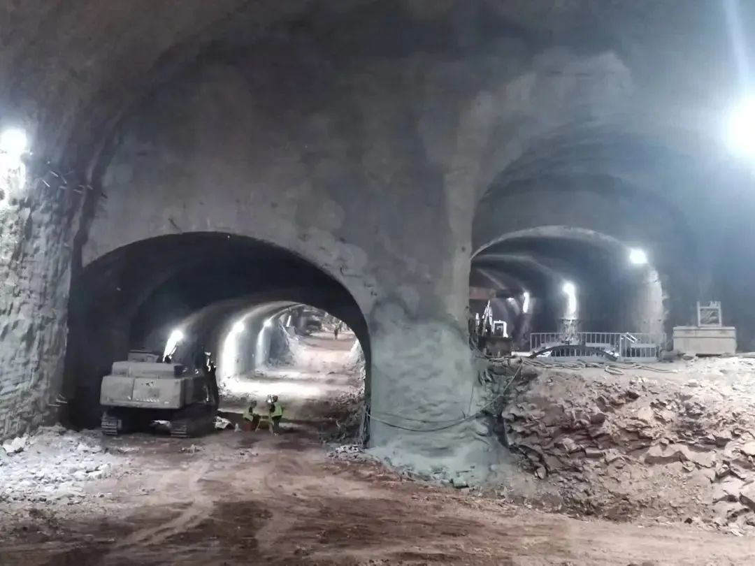 重庆地铁18号线北延线施工现场