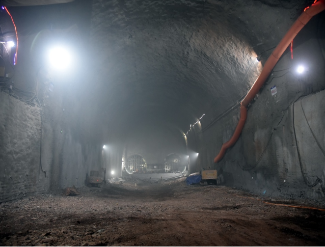重庆地铁18号线北延段七星岗站