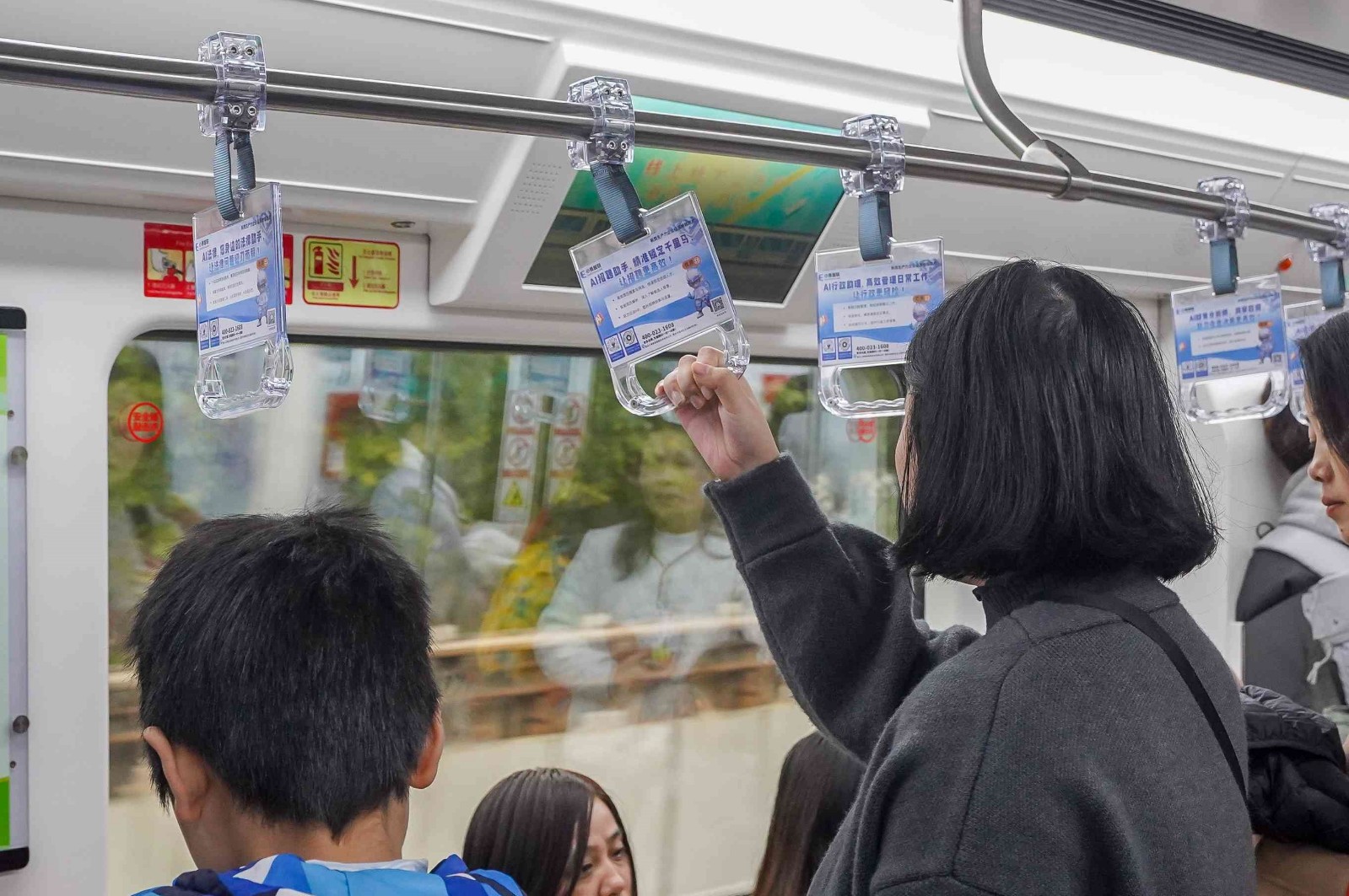重庆小易智联AI智能地铁广告投放案例