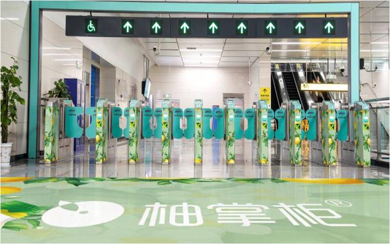 公交闸机贴广告